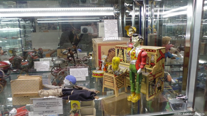 Прогулка по Центральному детскому магазину и Кузнецкому мосту с Веснушкой