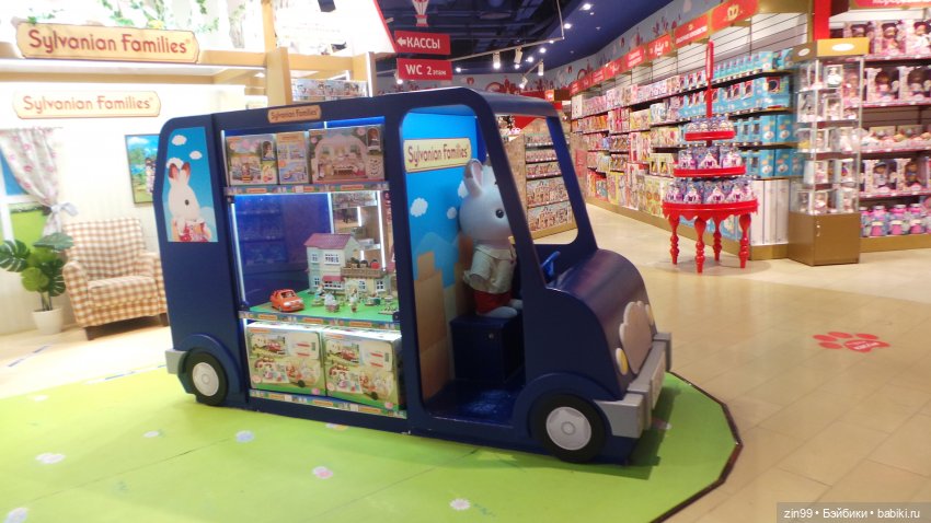 Прогулка по Центральному детскому магазину и Кузнецкому мосту с Веснушкой