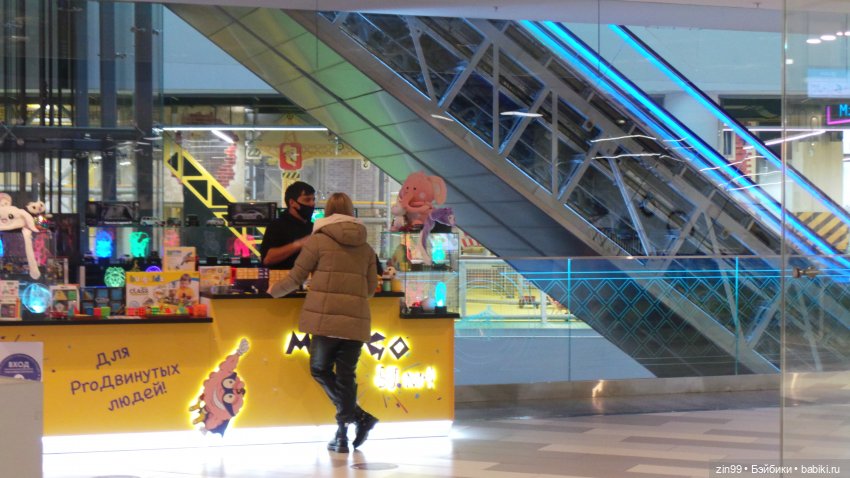 Прогулка по Центральному детскому магазину и Кузнецкому мосту с Веснушкой