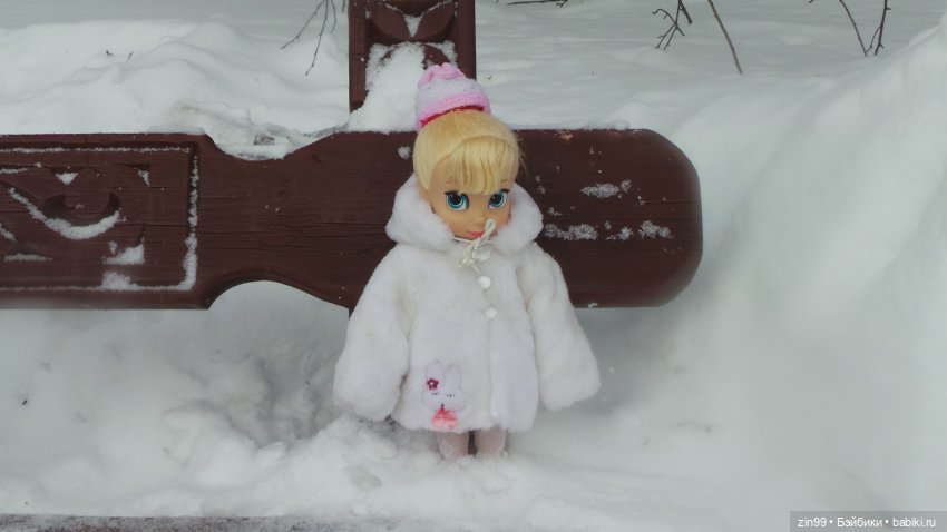 Зимний день в парке с куклами от Дисней Аниматорс