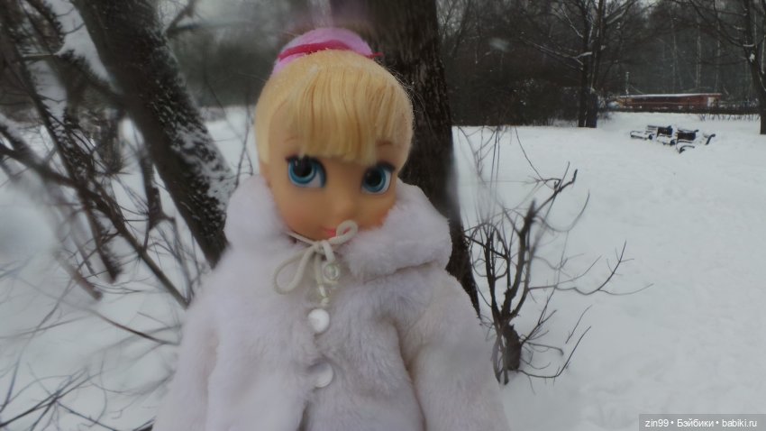 Зимний день в парке с куклами от Дисней Аниматорс