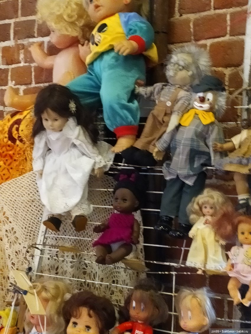 Выставка продажа в Музее Москвы, барахолка весенняя