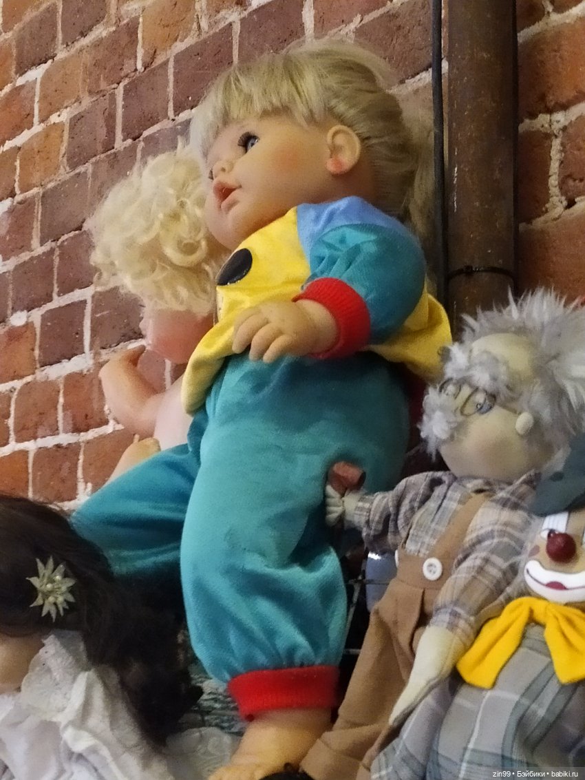 Выставка продажа в Музее Москвы, барахолка весенняя