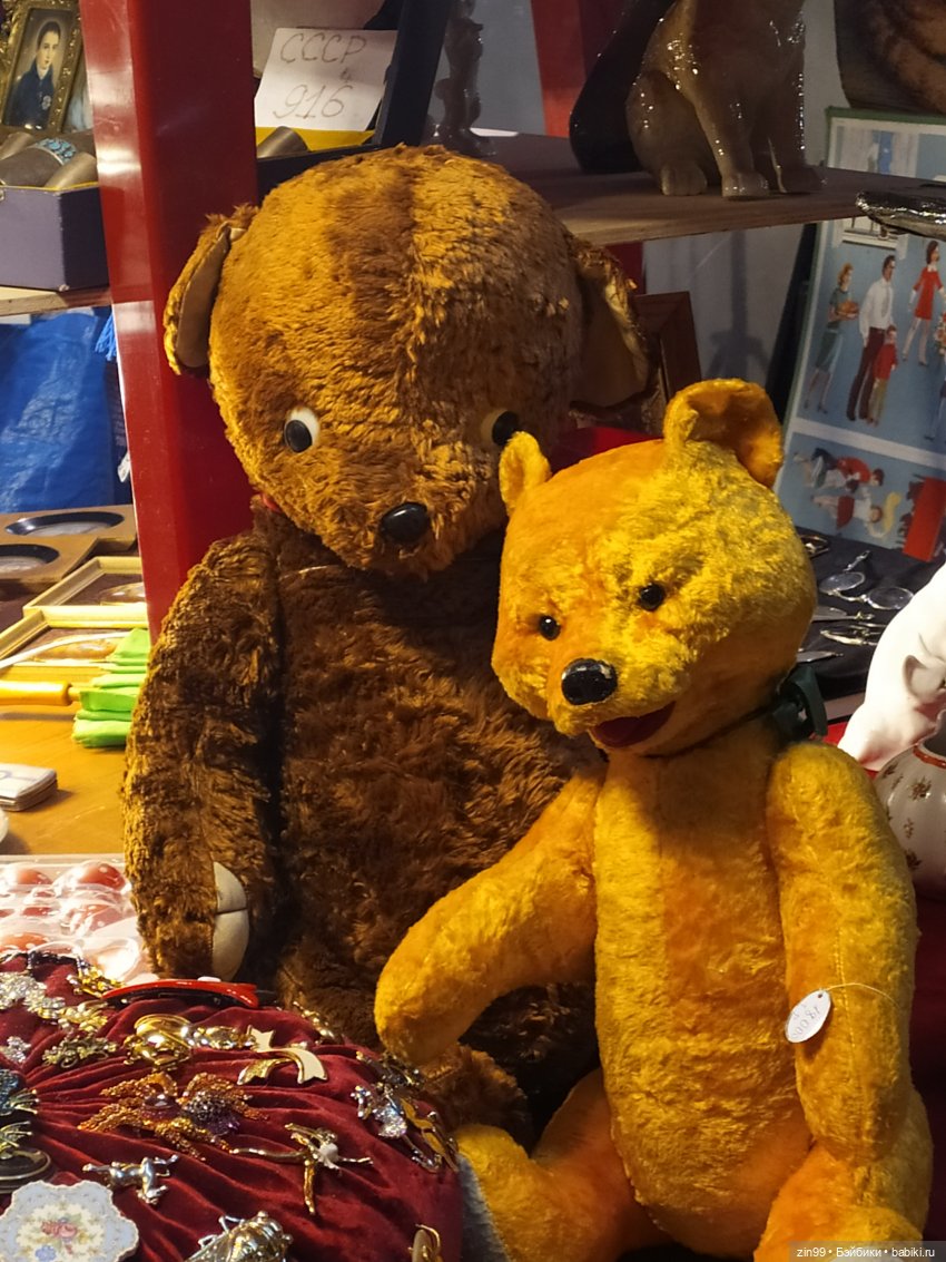 Выставка продажа в Музее Москвы, барахолка весенняя