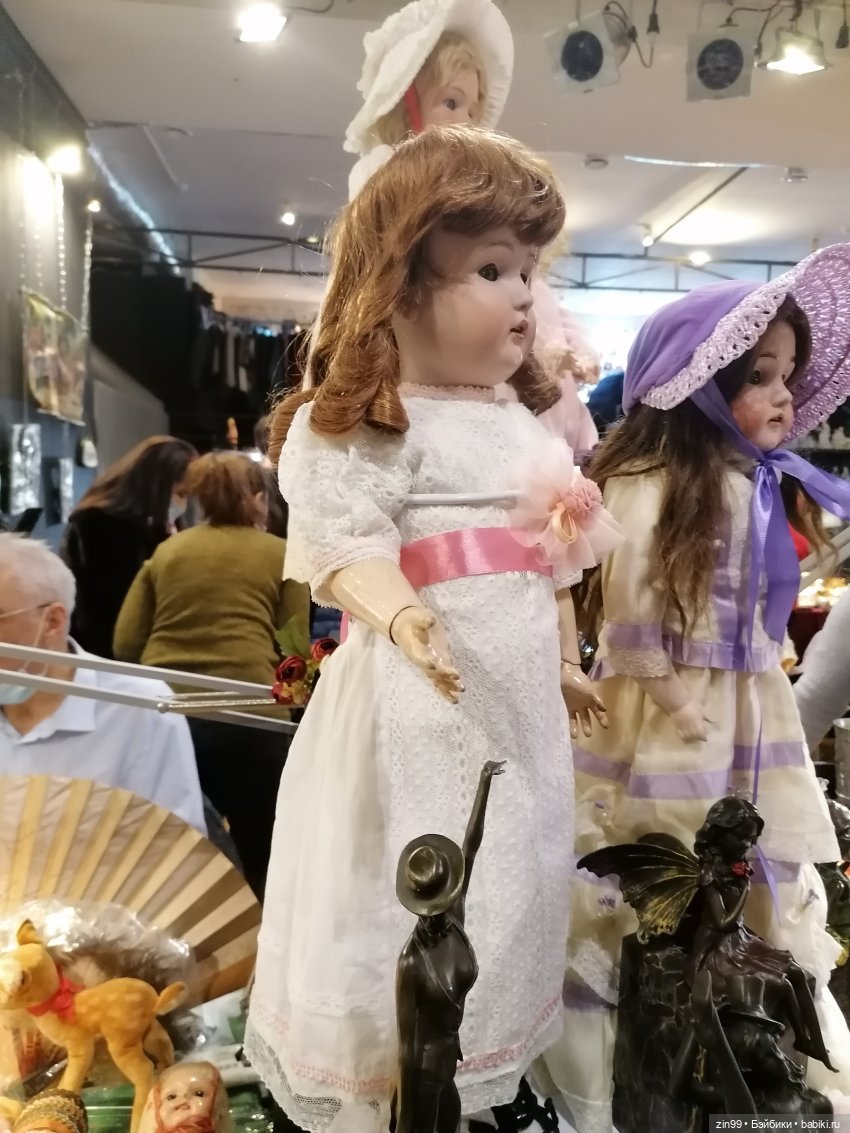 Антикварный маркет Блошинка в центре Москвы сегодня