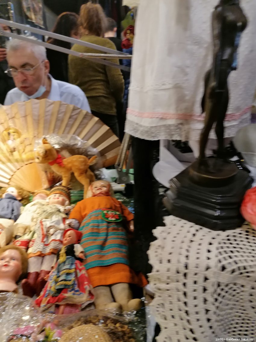 Антикварный маркет Блошинка в центре Москвы сегодня