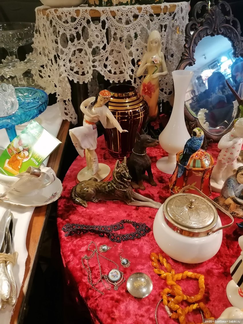 Антикварный маркет Блошинка в центре Москвы сегодня