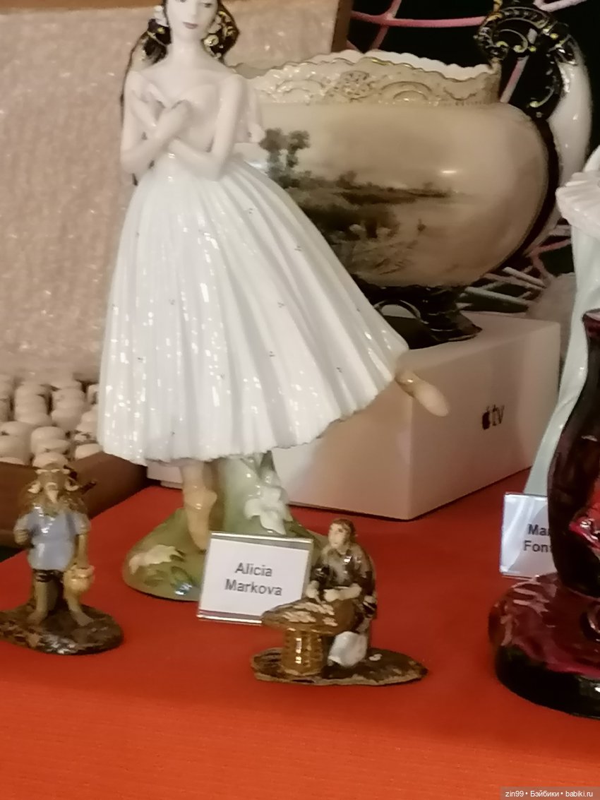 Антикварный маркет Блошинка в центре Москвы сегодня