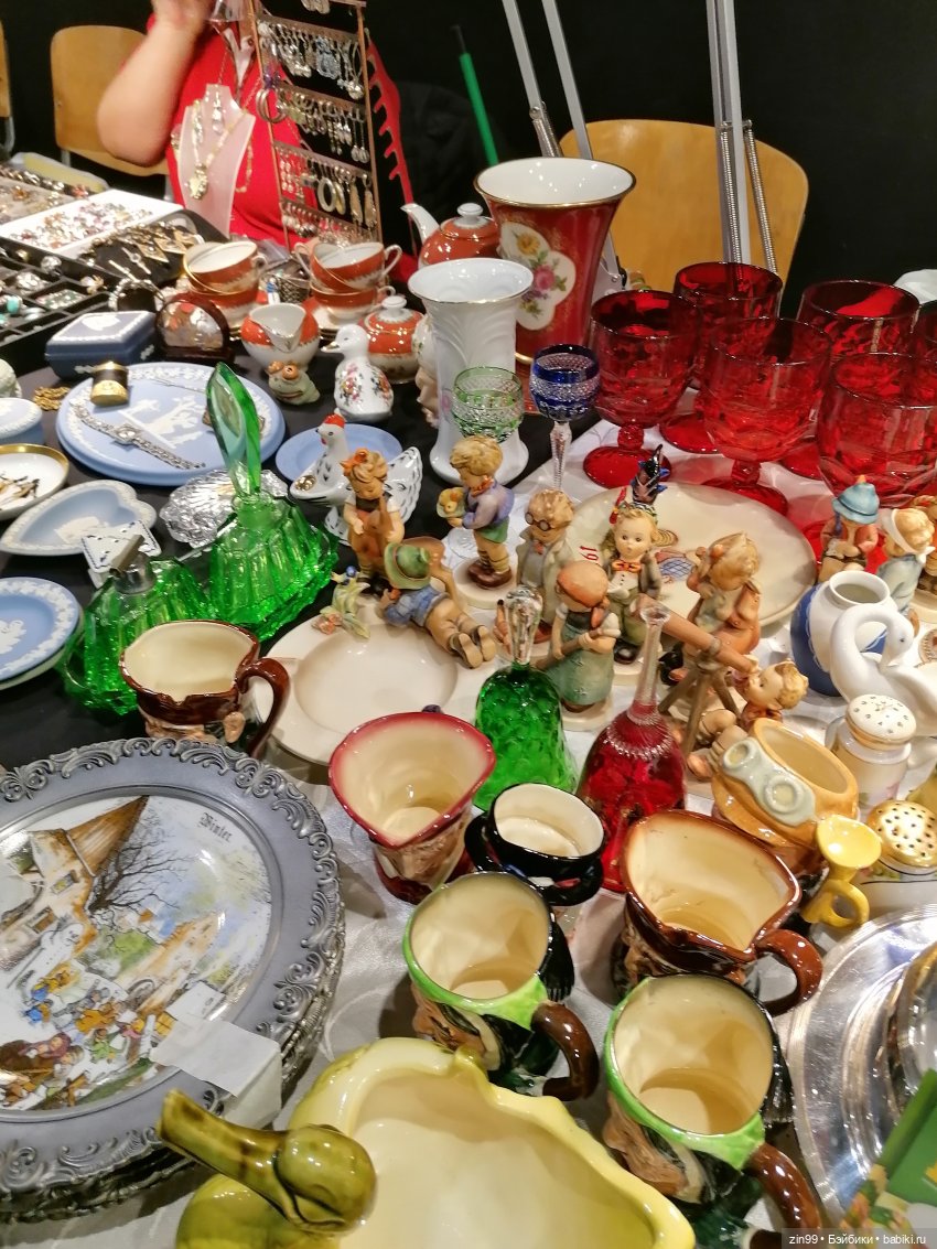 Антикварный маркет Блошинка в центре Москвы сегодня