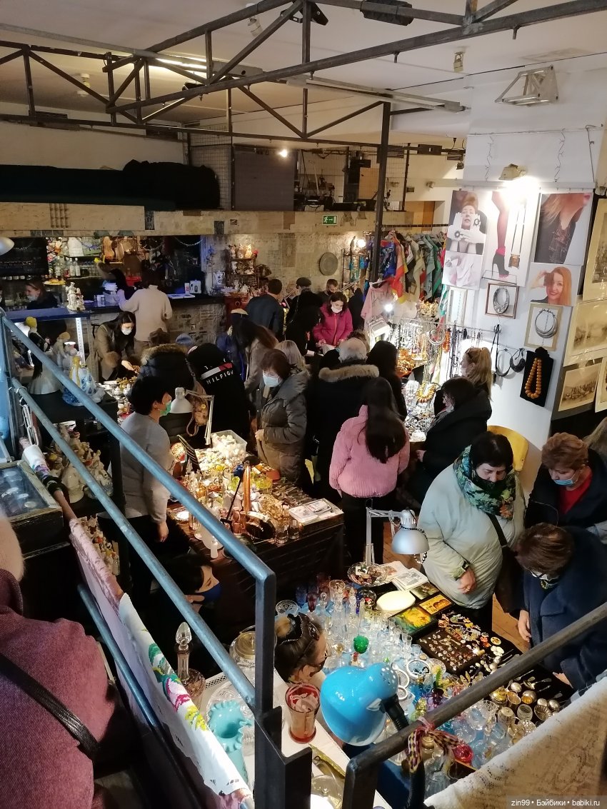 Антикварный маркет Блошинка в центре Москвы сегодня