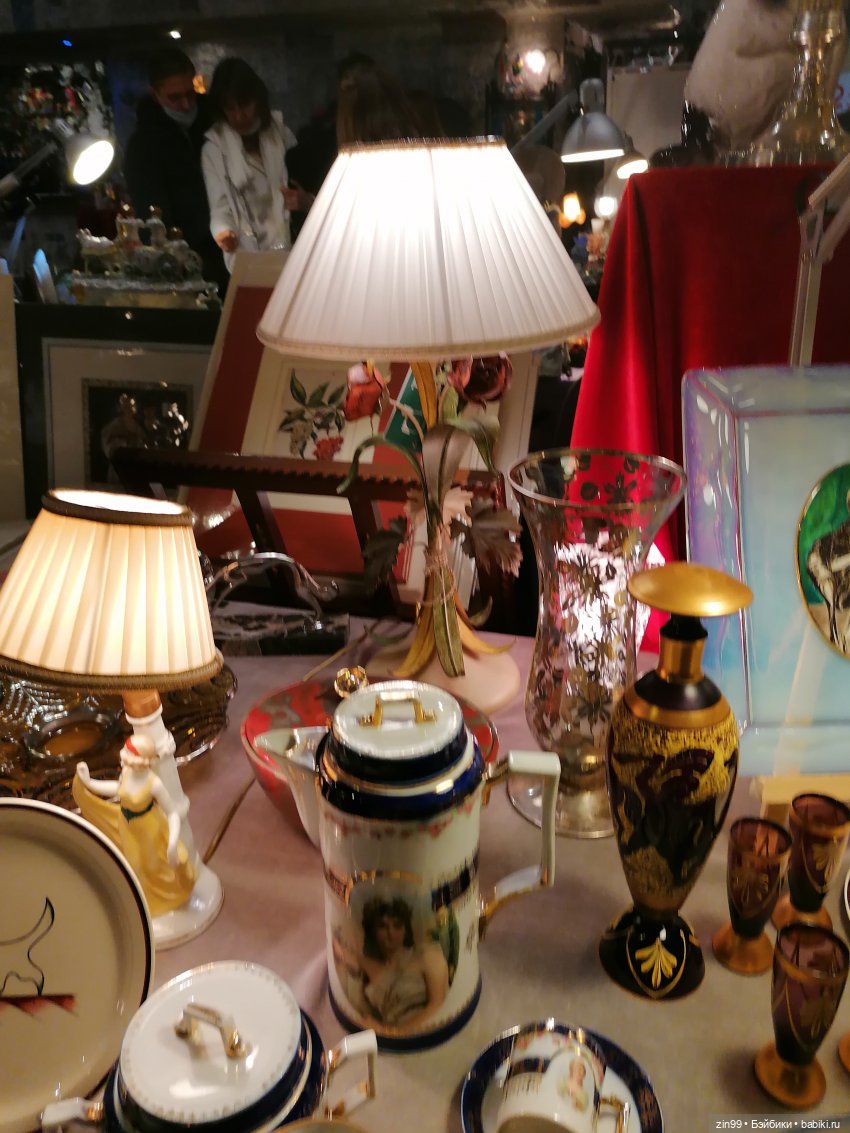 Антикварный маркет Блошинка в центре Москвы сегодня