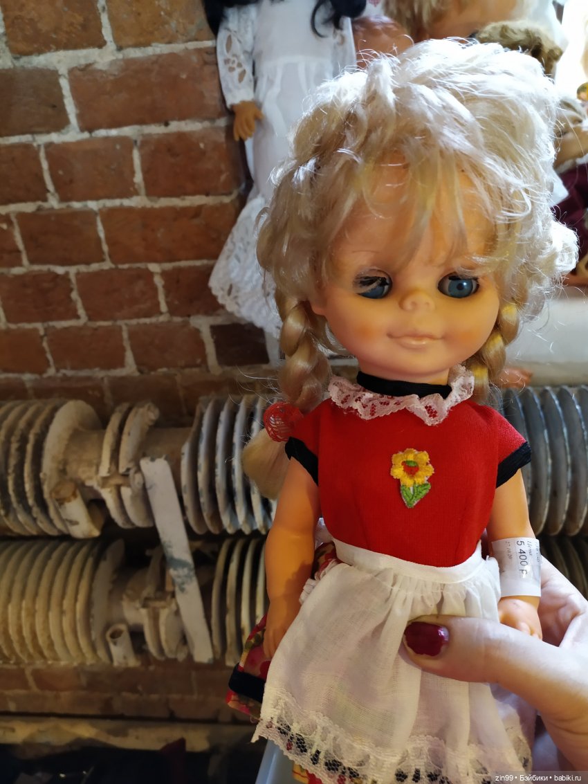 Музей Москвы, выставка продажа Мосвинтаж. Москва, Зубовский бульвар д.2