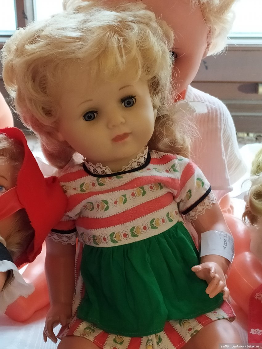 Музей Москвы, выставка продажа Мосвинтаж. Москва, Зубовский бульвар д.2