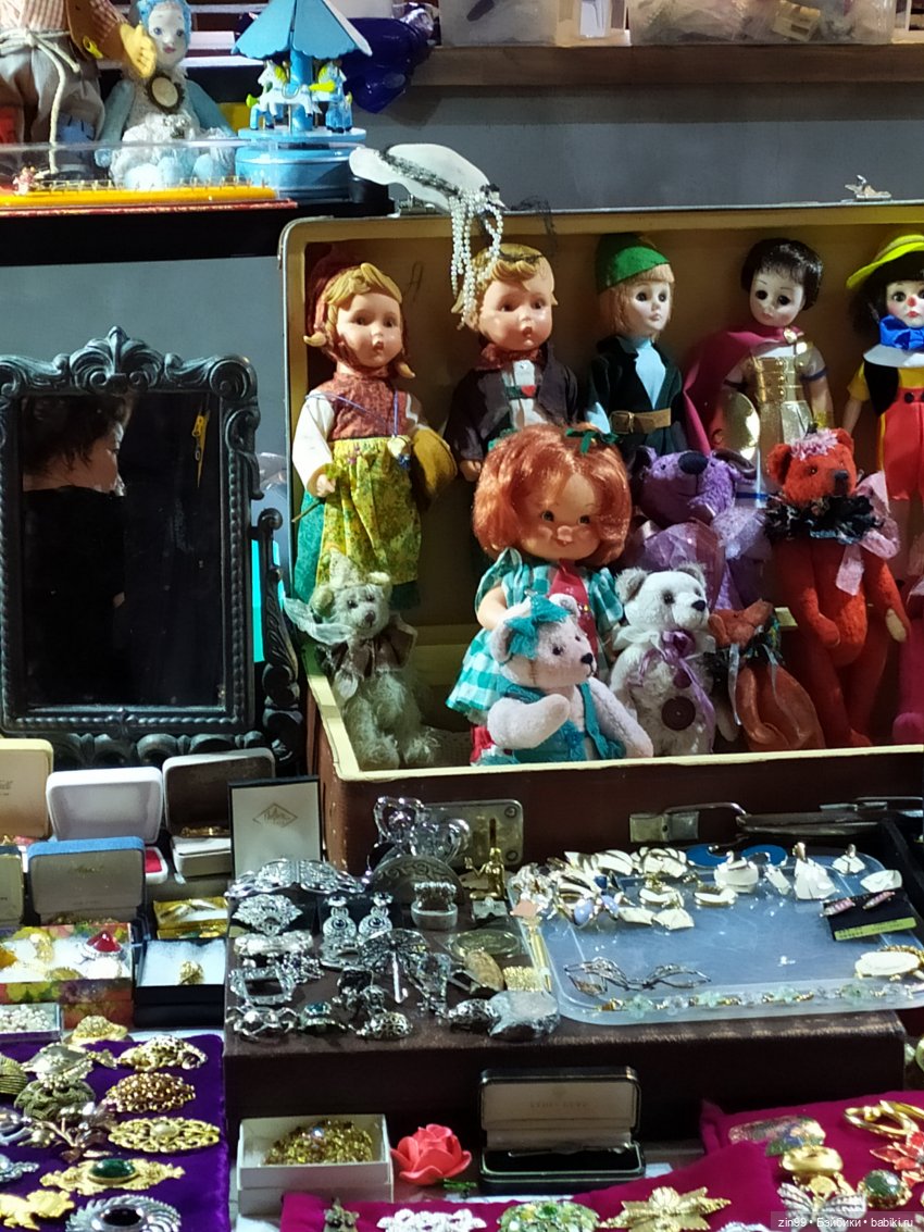 Музей Москвы, выставка продажа Мосвинтаж. Москва, Зубовский бульвар д.2