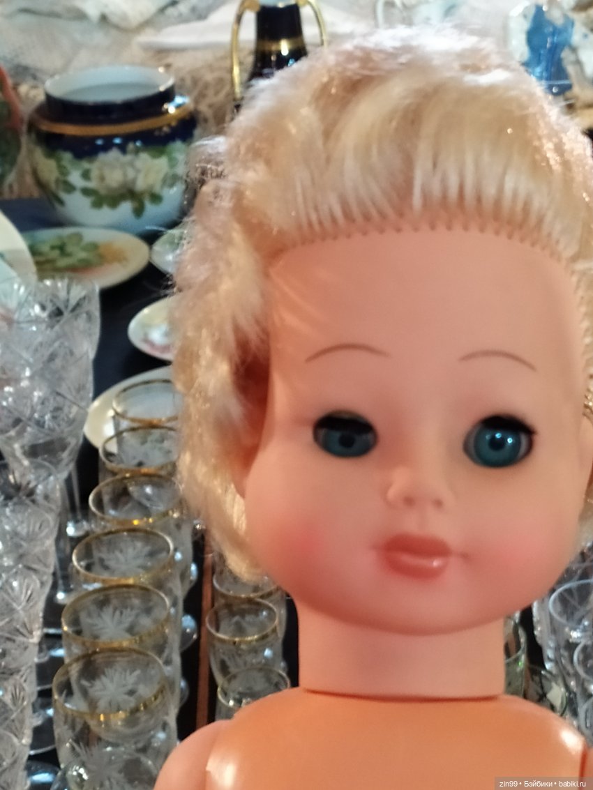 Музей Москвы, выставка продажа Мосвинтаж. Москва, Зубовский бульвар д.2