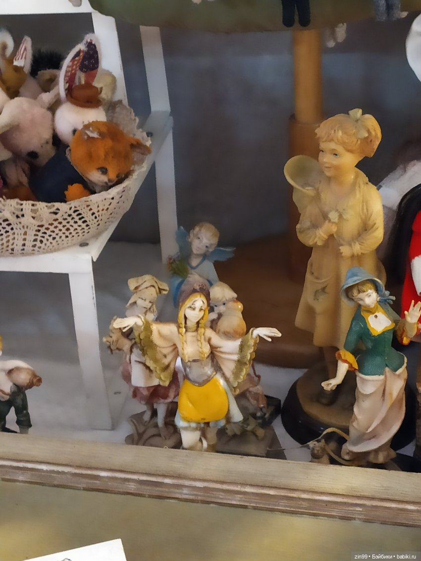 Музей Москвы, выставка продажа Мосвинтаж. Москва, Зубовский бульвар д.2