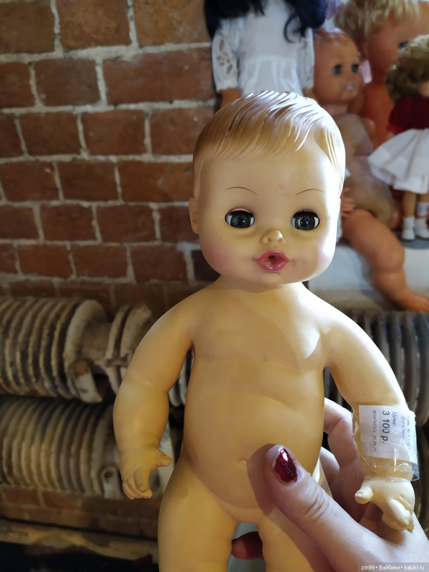 Музей Москвы, выставка продажа Мосвинтаж. Москва, Зубовский бульвар д.2