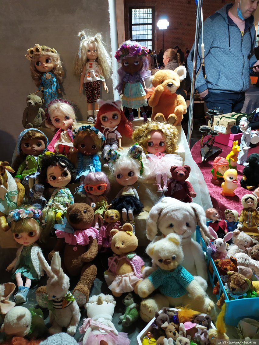 Музей Москвы, выставка продажа Мосвинтаж. Москва, Зубовский бульвар д.2