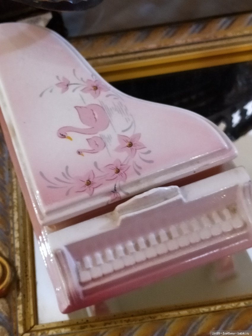 Музей Москвы, выставка продажа Мосвинтаж. Москва, Зубовский бульвар д.2