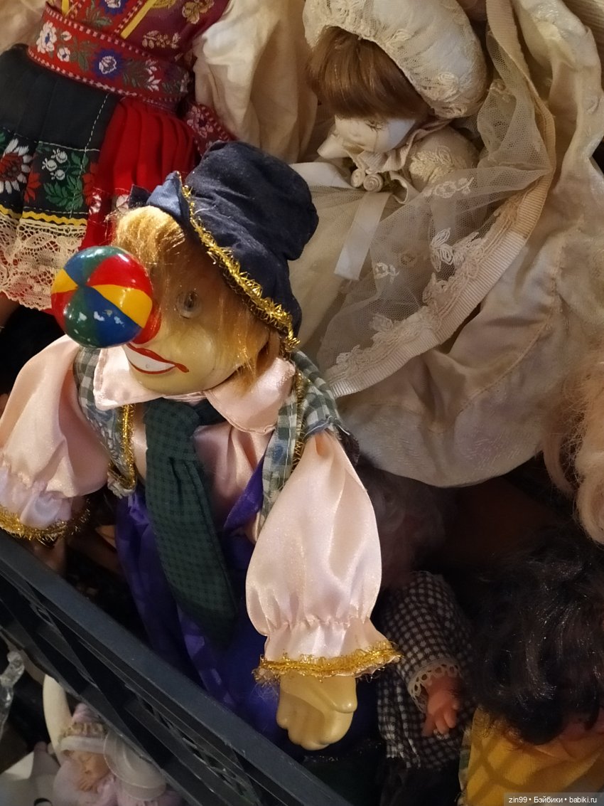 Музей Москвы, выставка продажа Мосвинтаж. Москва, Зубовский бульвар д.2