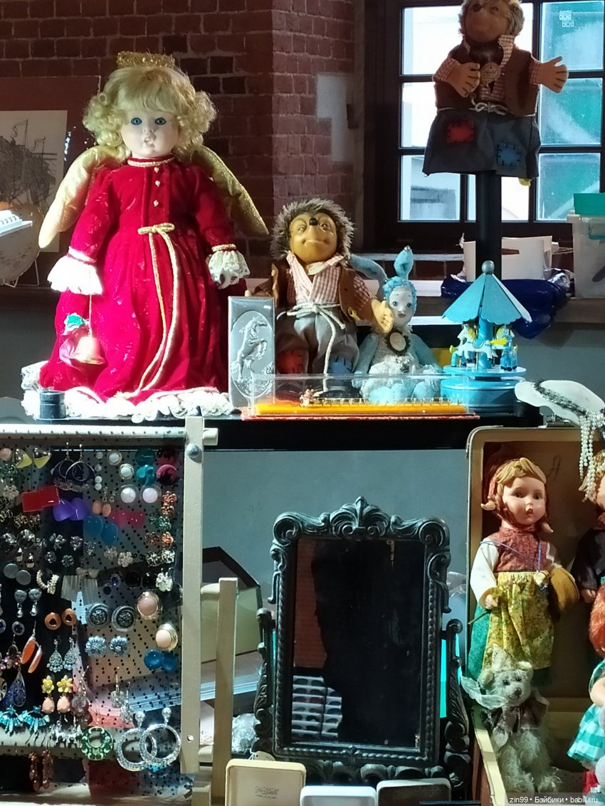 Музей Москвы, выставка продажа Мосвинтаж. Москва, Зубовский бульвар д.2