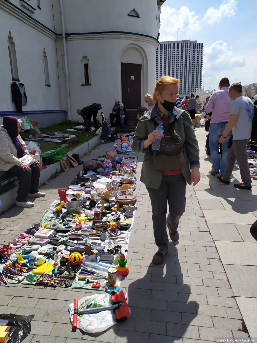 Вернисаж в Измайлово, Барахолка