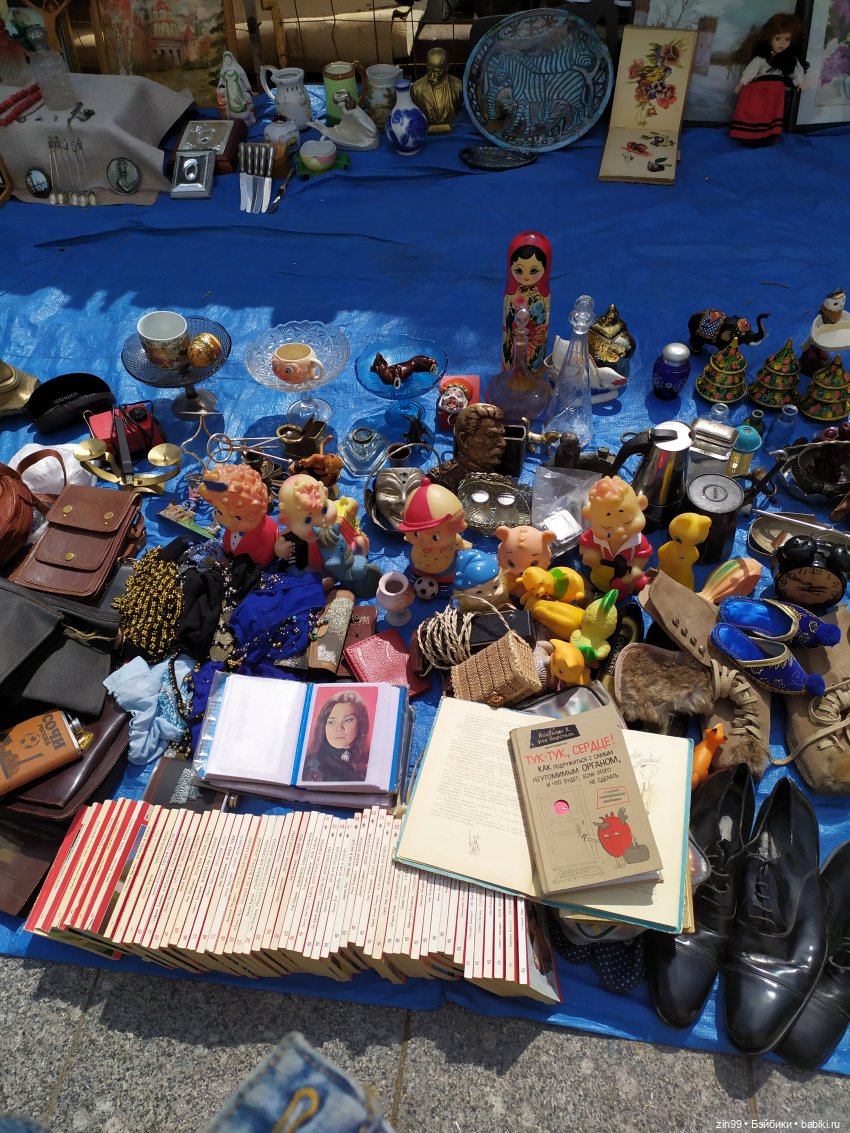 Вернисаж в Измайлово, Барахолка