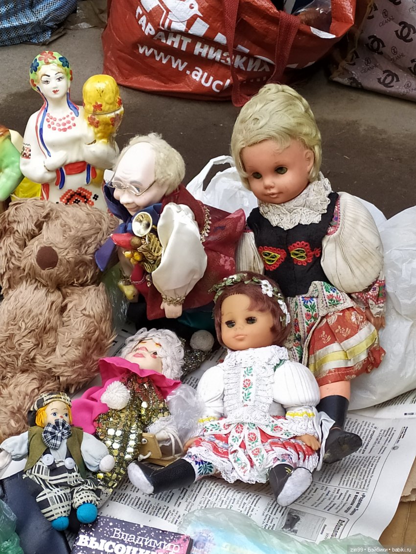 Вернисаж в Измайлово, Барахолка