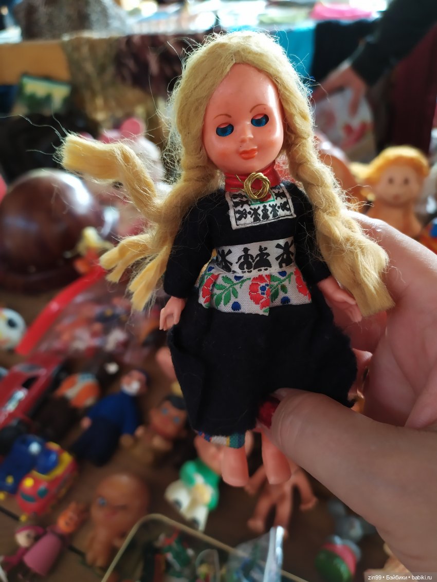 Вернисаж в Измайлово, Барахолка