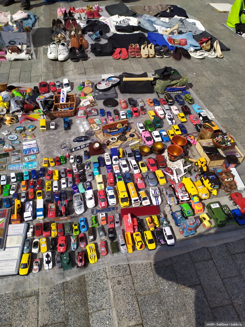 Вернисаж в Измайлово, Барахолка