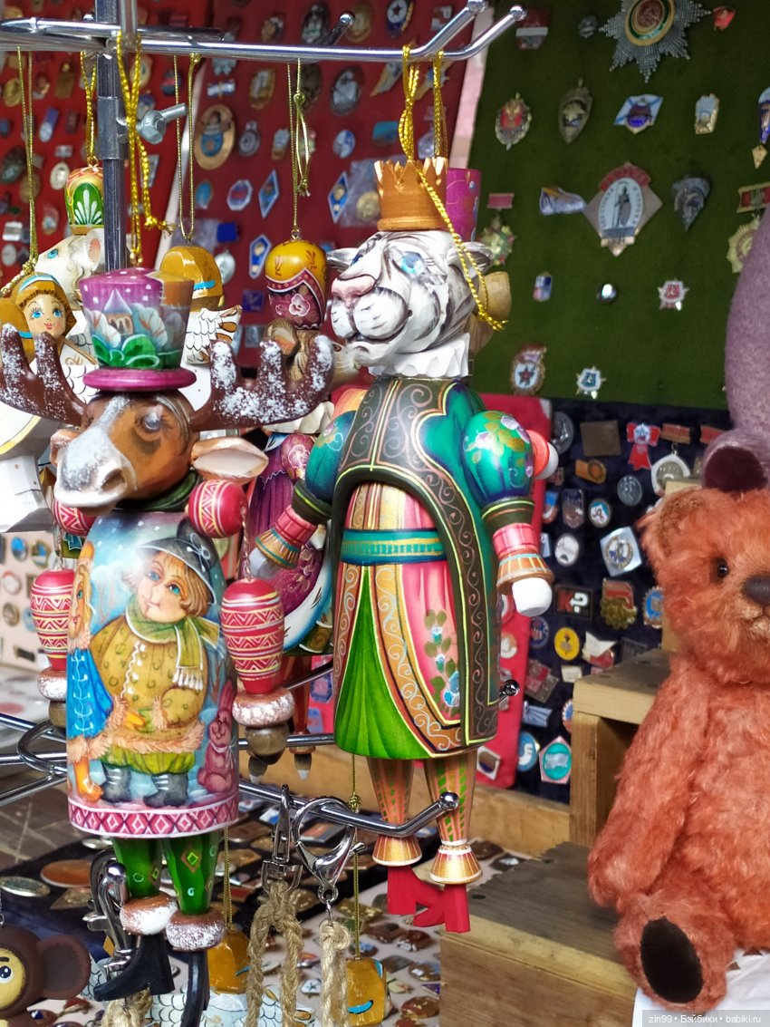 Вернисаж в Измайлово, Барахолка