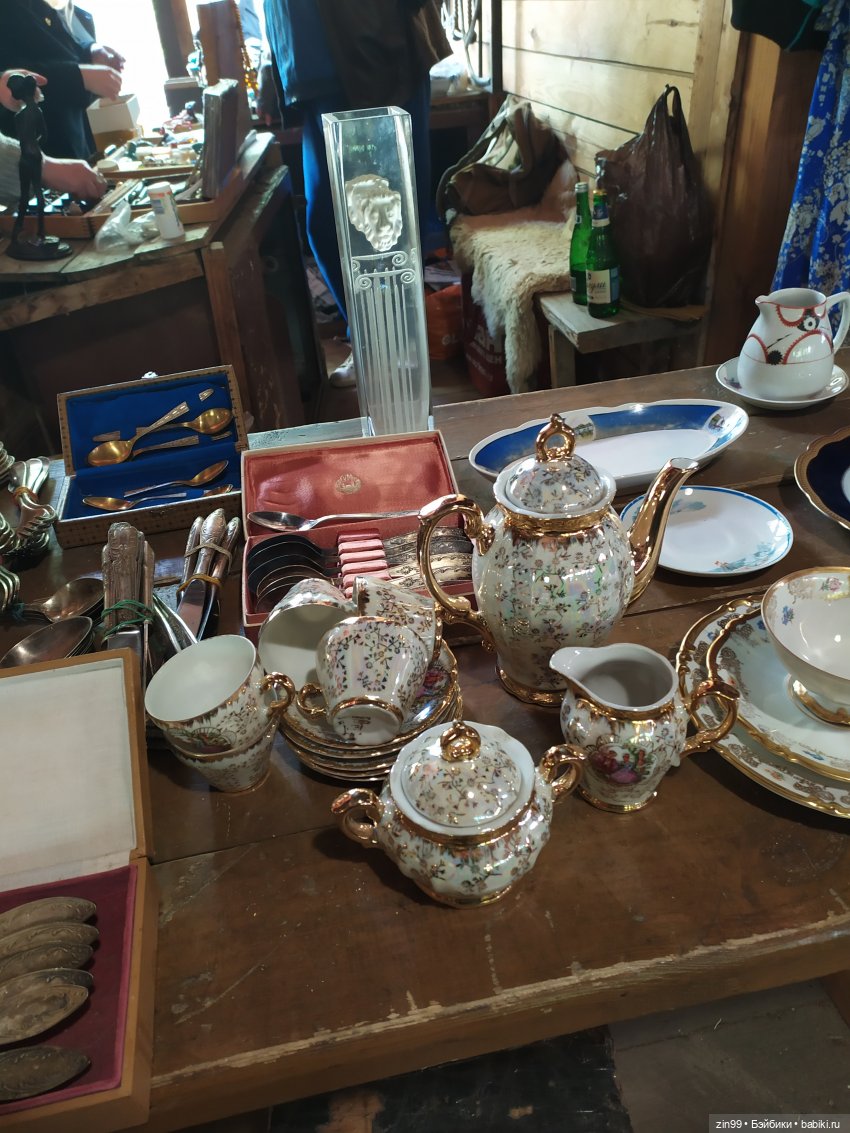 Вернисаж в Измайлово, Барахолка