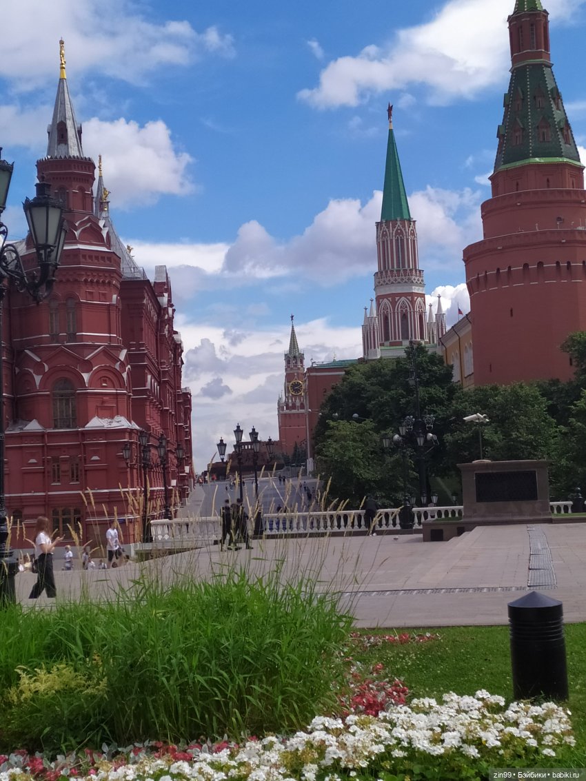 Прогулка в ГУМ в Манеж с Веснушкой