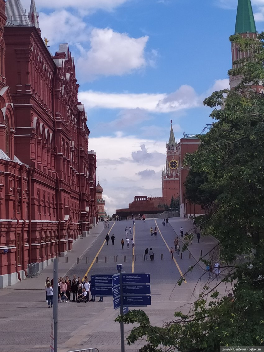 Прогулка в ГУМ в Манеж с Веснушкой