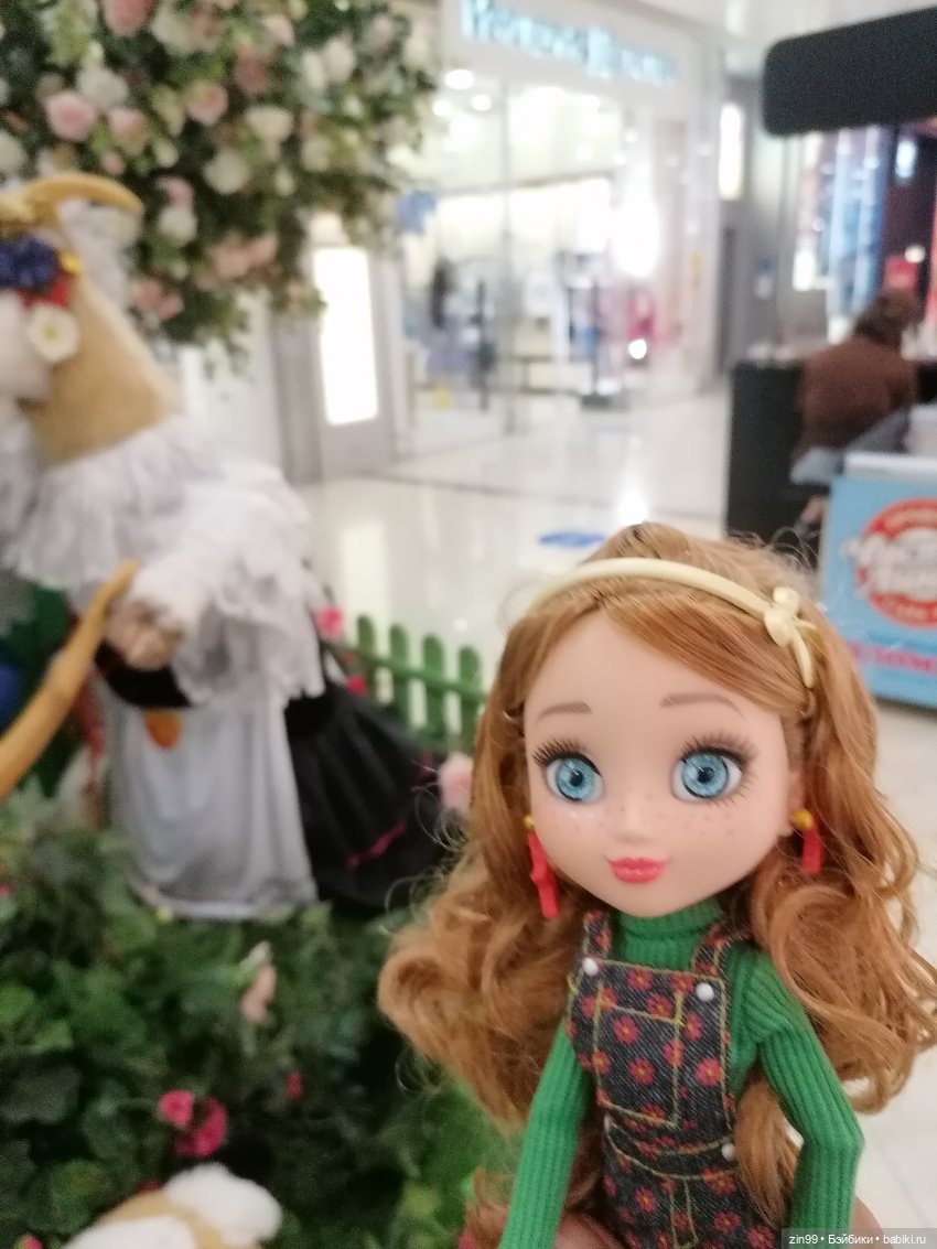Прогулка в Большой ТЦ с Веснушкой