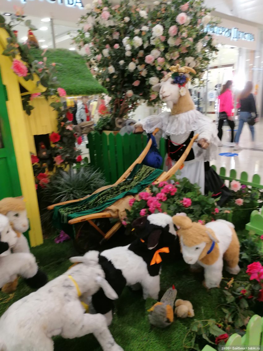 Прогулка в Большой ТЦ с Веснушкой