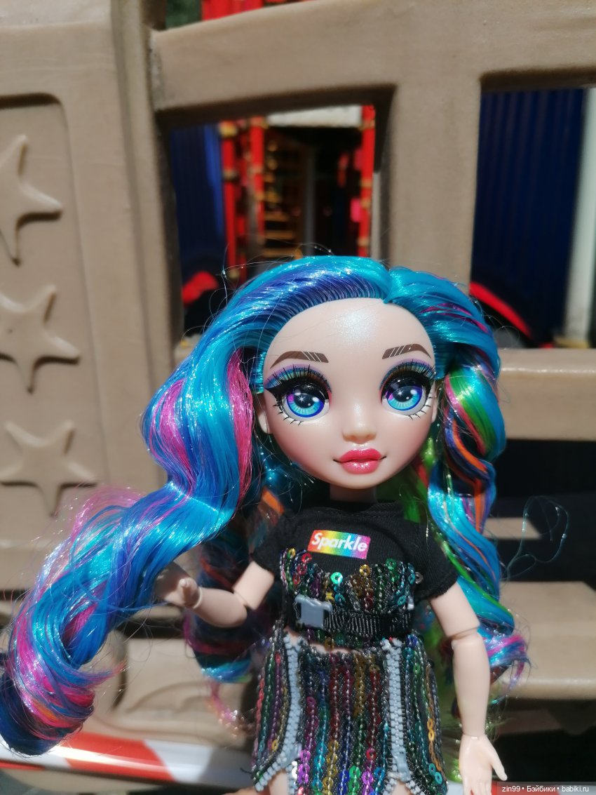 Куклы Rainbow high, Амайя