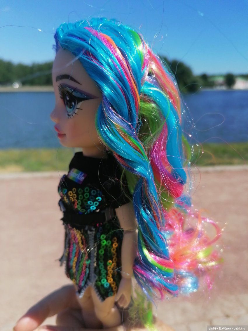 Куклы Rainbow high, Амайя