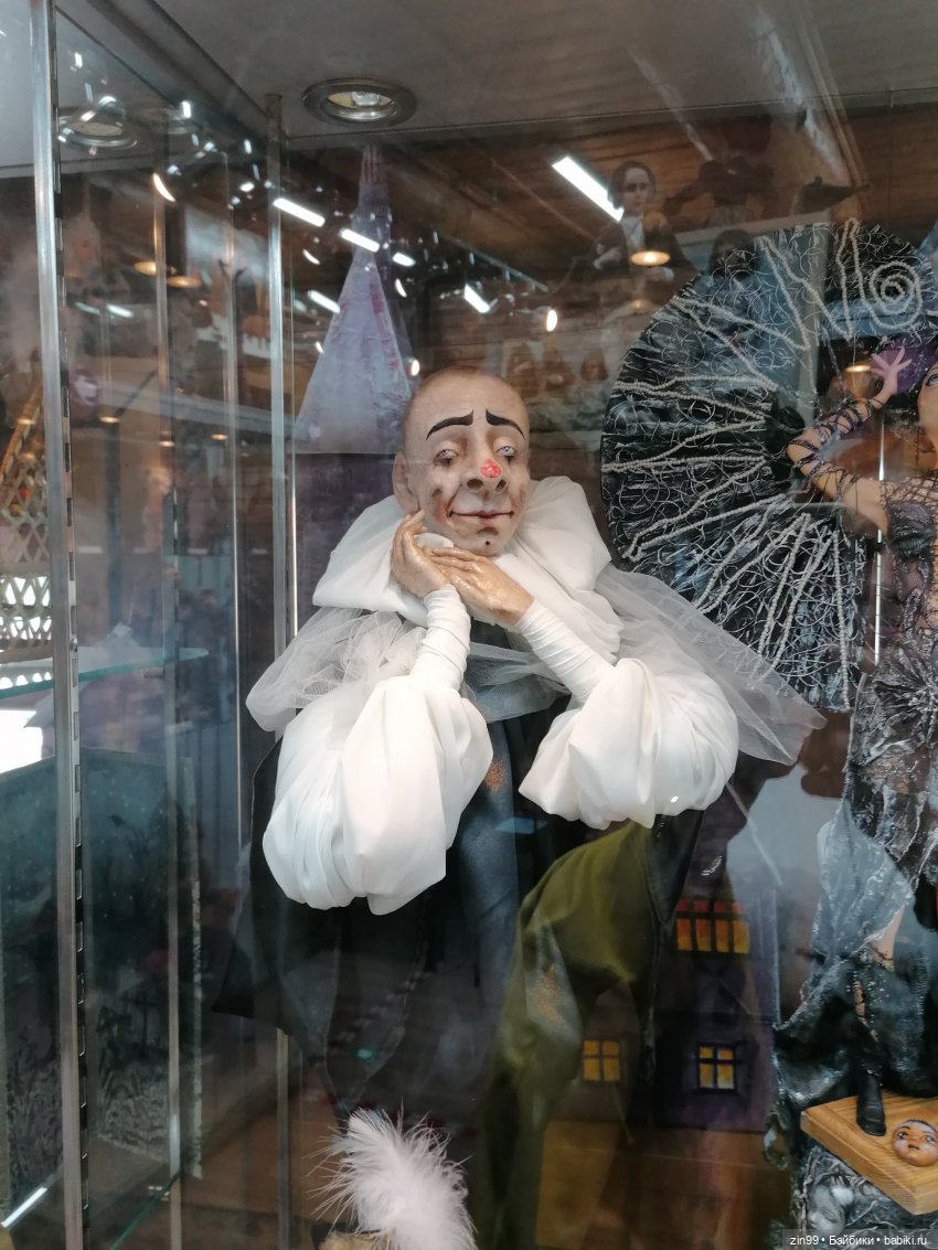 Галерея Кукол на Вернисаже в Измайлово