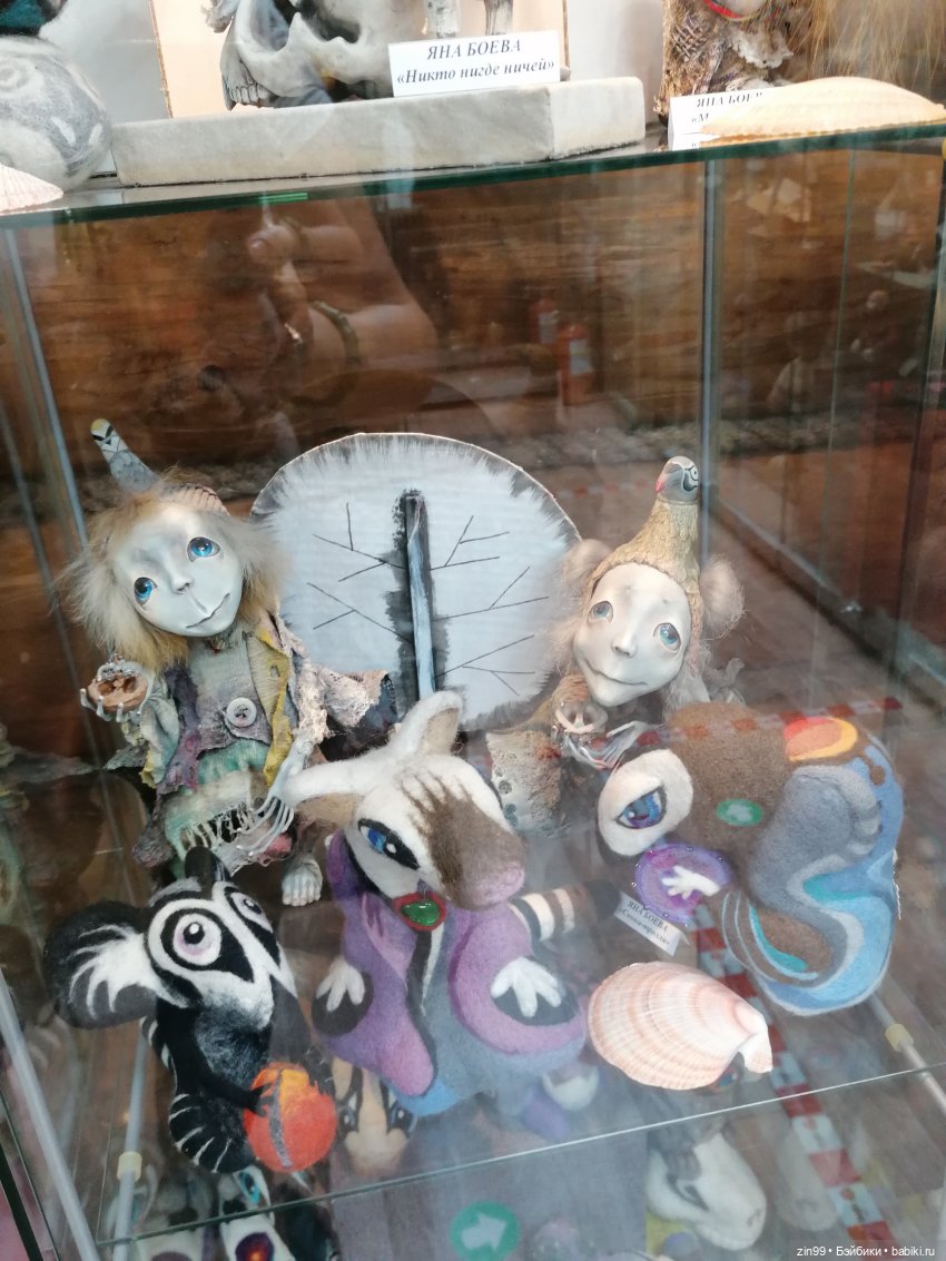 Галерея Кукол на Вернисаже в Измайлово