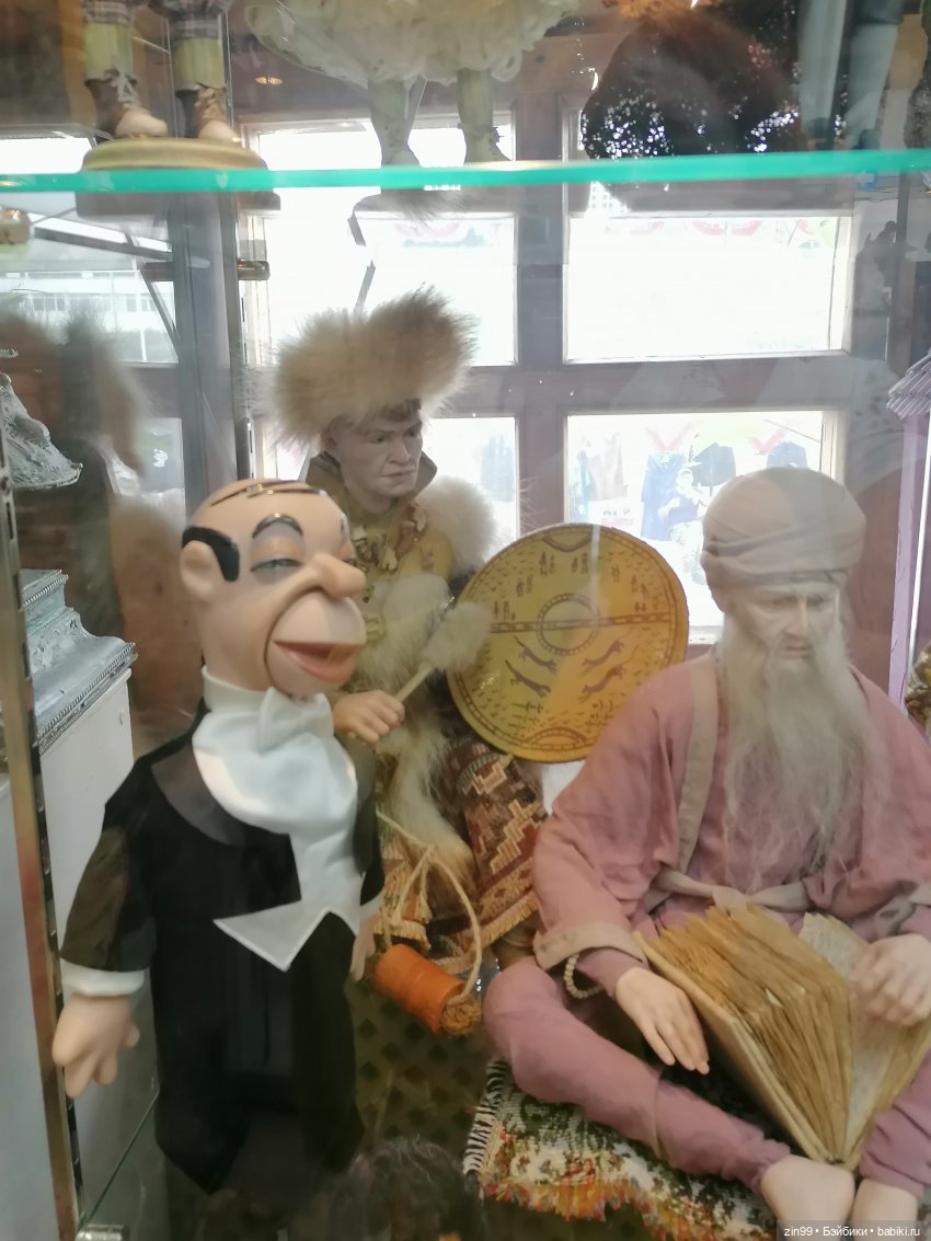 Галерея Кукол на Вернисаже в Измайлово