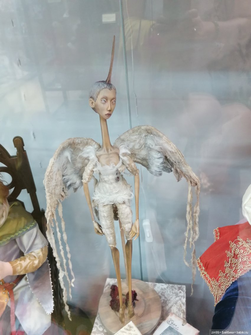 Галерея Кукол на Вернисаже в Измайлово