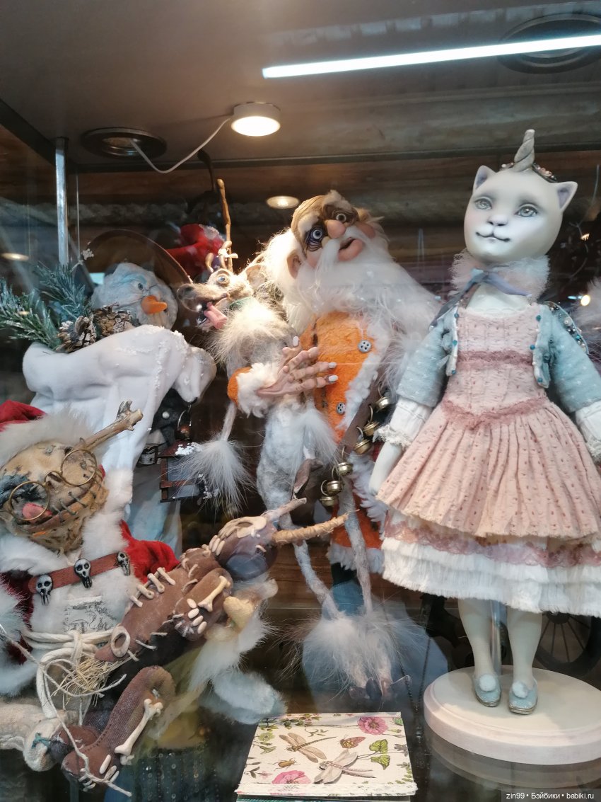 Галерея Кукол на Вернисаже в Измайлово