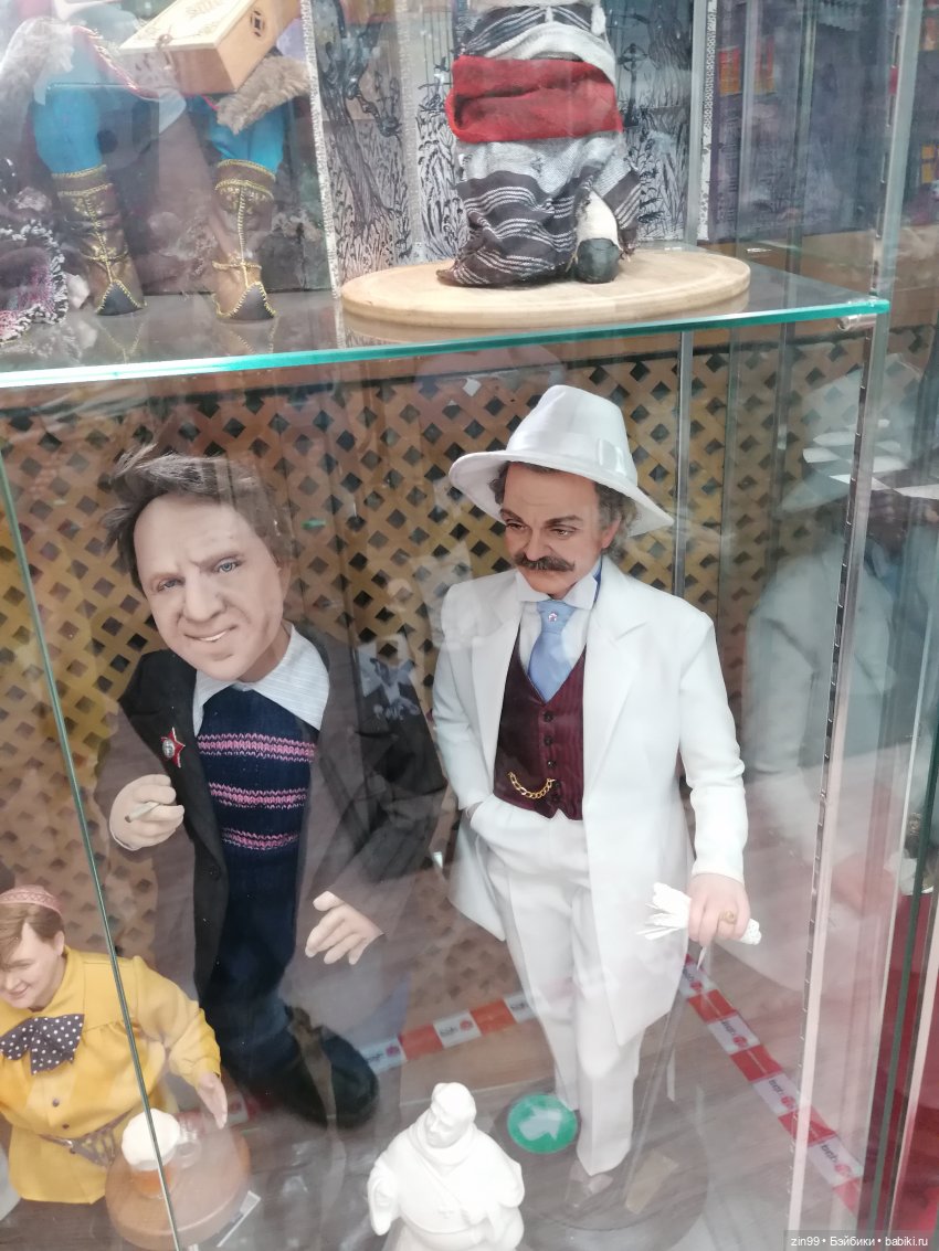 Галерея Кукол на Вернисаже в Измайлово