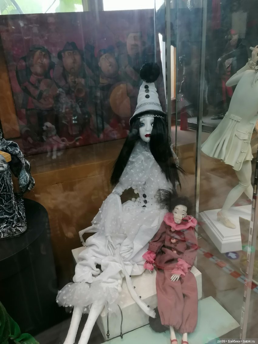 Галерея Кукол на Вернисаже в Измайлово