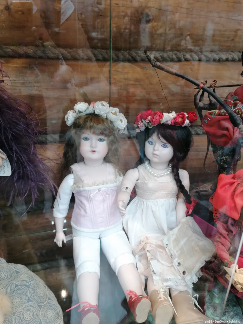 Галерея Кукол на Вернисаже в Измайлово