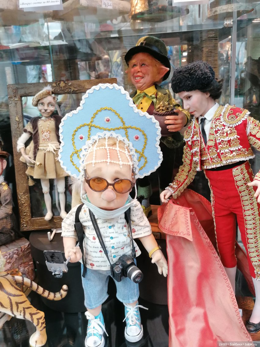 Галерея Кукол на Вернисаже в Измайлово
