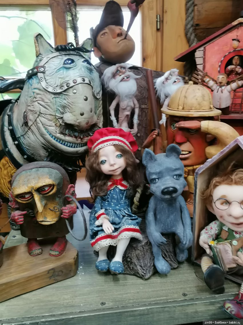Галерея Кукол на Вернисаже в Измайлово