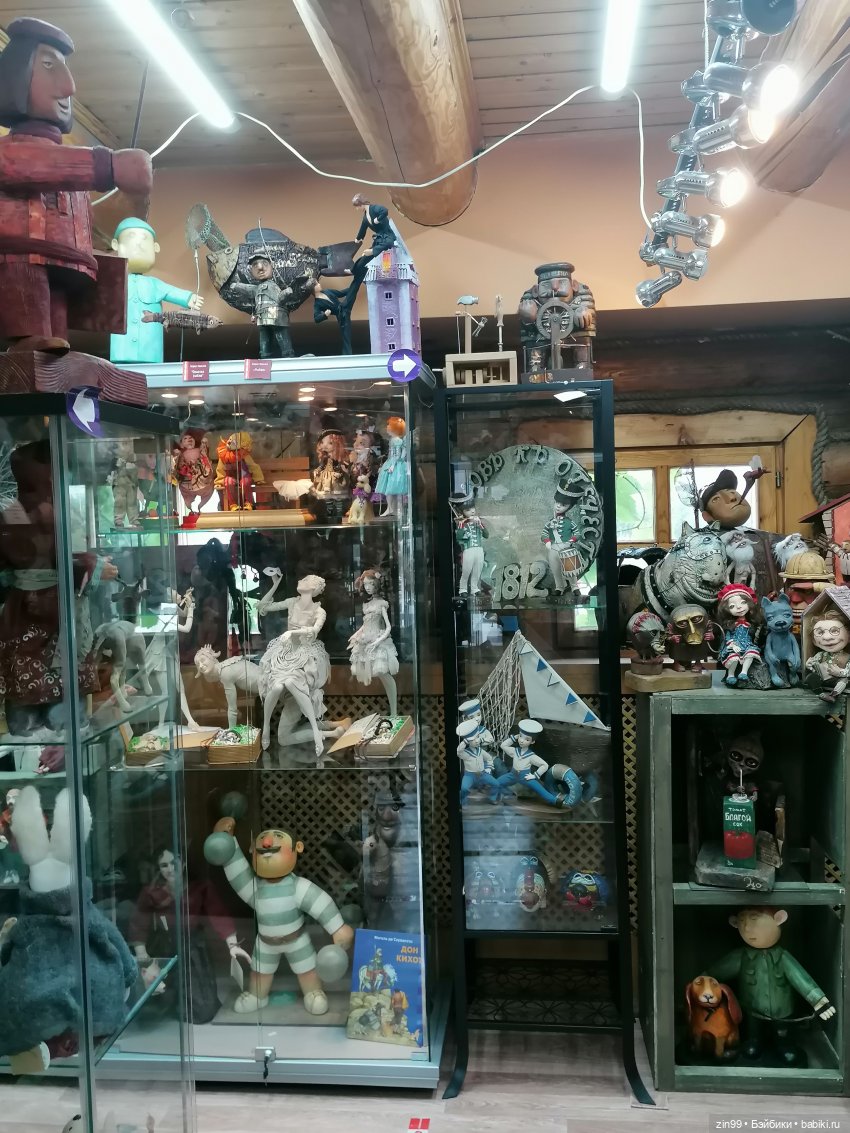 Галерея Кукол на Вернисаже в Измайлово