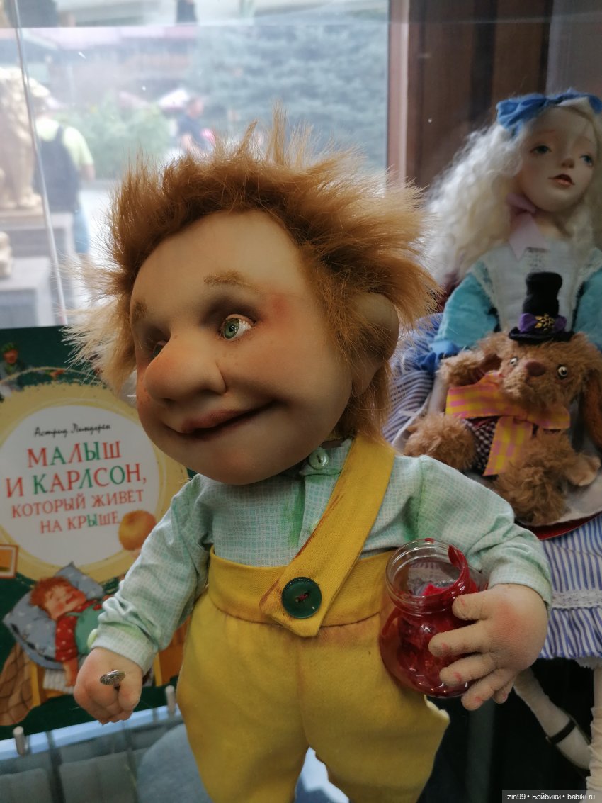 Галерея Кукол на Вернисаже в Измайлово